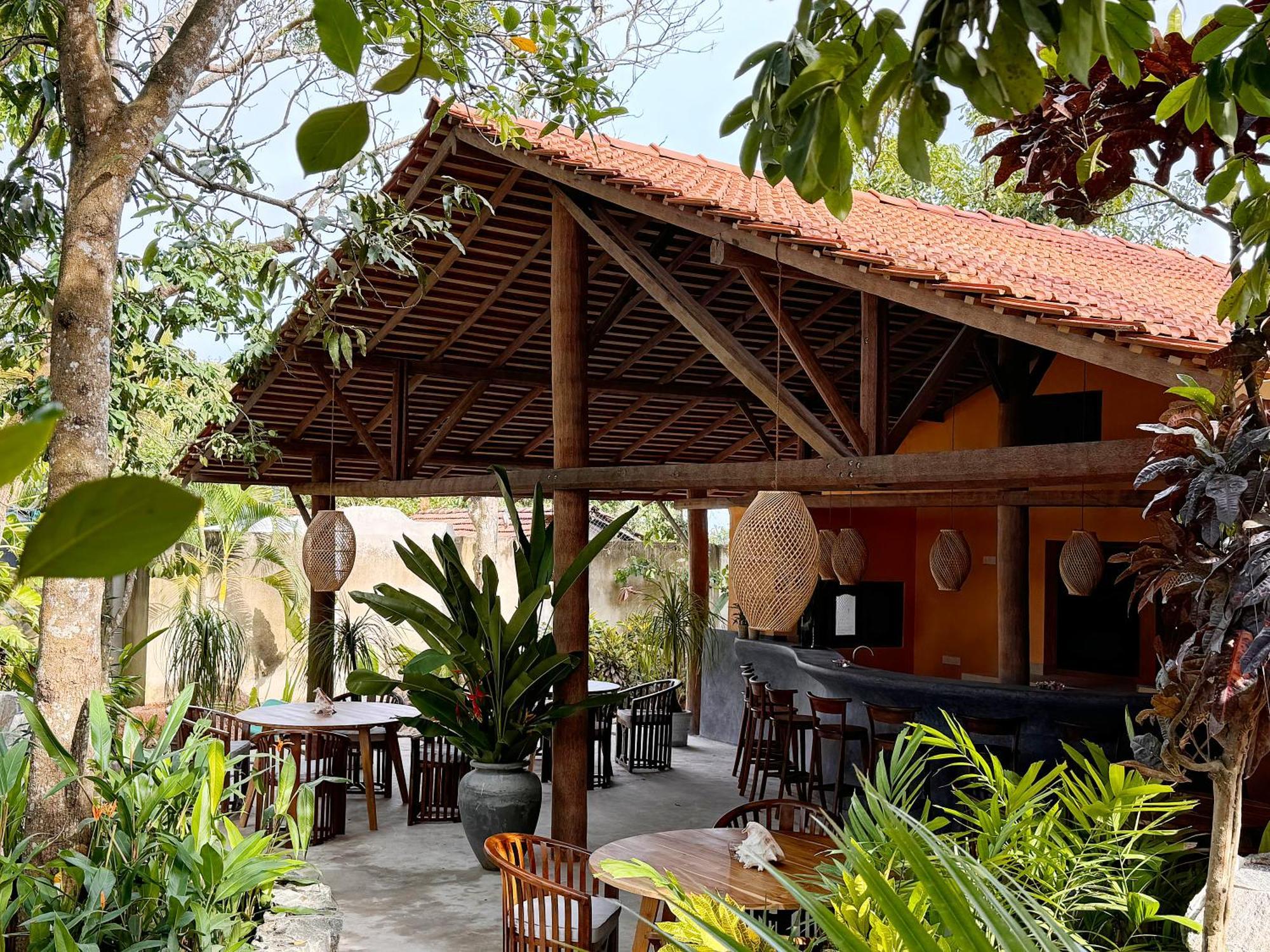 Coastline Mirissa Boutique Hotel And Spa Exterior photo